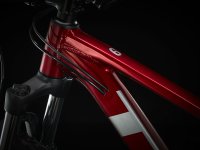 Trek Marlin 6 M 29 Rage Red to Dnister Black Fade